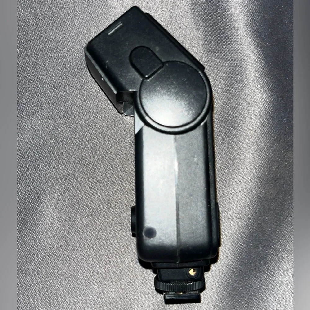 MINOLTA AUTO 132X ELECTROFLASH SHOE MOUNT PHOTO CAMERA BOUNCE AUTOMATIC